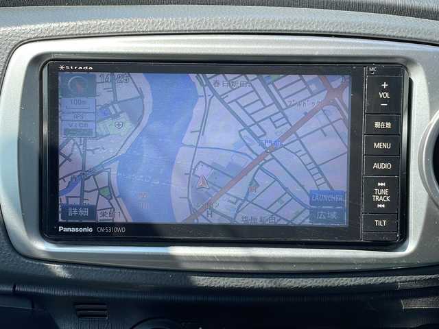 トヨタ ヴィッツ F スマイルエディション 新潟県 2013(平25)年 10.4万km ホワイトパールクリスタルシャイン 4WD/社外SDナビ(CN-S310WD)/CD/DVD/BT/フルセグテレビ/バックカメラ/ETC/スマートキー/プッシュスタート/オートライト