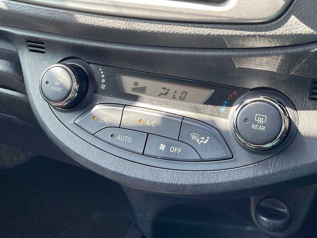 トヨタ ヴィッツ F スマイルエディション 新潟県 2013(平25)年 10.4万km ホワイトパールクリスタルシャイン 4WD/社外SDナビ(CN-S310WD)/CD/DVD/BT/フルセグテレビ/バックカメラ/ETC/スマートキー/プッシュスタート/オートライト