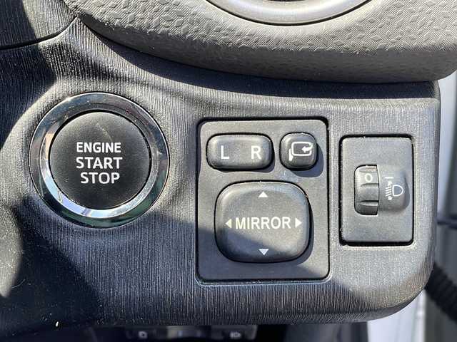 トヨタ ヴィッツ F スマイルエディション 新潟県 2013(平25)年 10.4万km ホワイトパールクリスタルシャイン 4WD/社外SDナビ(CN-S310WD)/CD/DVD/BT/フルセグテレビ/バックカメラ/ETC/スマートキー/プッシュスタート/オートライト