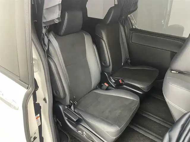 トヨタ ノア Si ダブルバイビーⅡ 埼玉県 2019(平31)年 1.7万km ホワイトパールクリスタルシャイン 純正9インチナビ 純正12インチフリップダウンモニター ETC クルーズコントロール セーフティセンス 両側パワースライドドア コーナーセンサー プリクラッシュ LEDヘッドライト オートライト