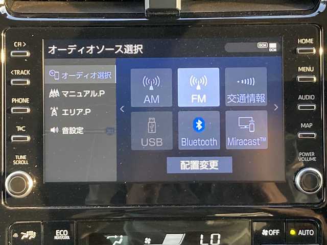 トヨタ プリウス S 佐賀県 2021(令3)年 4.1万km プラチナホワイトパールマイカ 純正ディスプレイオーディオ/ナビキット/バックカメラ/プリクラッシュセーフティ/レーンディパーチャーアラート/オートハイビーム/アダプティブクルーズコントロール/クリアランスソナー/ETC/AC100V/ステアリングスイッチ/レザーステアリング/プッシュスタート/スマートキー/LEDヘッドライト/純正アルミホイール