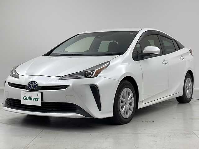 トヨタ プリウス S 茨城県 2021(令3)年 4.1万km プラチナホワイトパールマイカ 純正ディスプレイオーディオ/ナビキット/バックカメラ/プリクラッシュセーフティ/レーンディパーチャーアラート/オートハイビーム/アダプティブクルーズコントロール/クリアランスソナー/ETC/AC100V/ステアリングスイッチ/レザーステアリング/プッシュスタート/スマートキー/LEDヘッドライト/純正アルミホイール