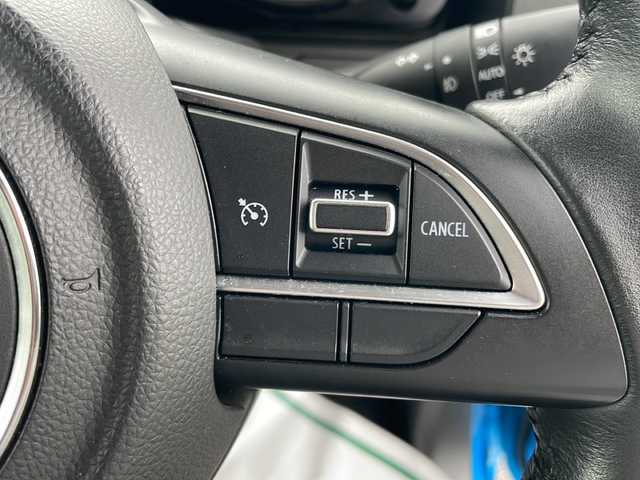 スズキ ジムニー XC 岩手県 2019(平31)年 2万km ブリスクブルーメタリック/ブラック2トーンルーフ ワンオーナー/社外SDナビ/AM/FM/CD/DVD/Bluetooth/フルセグTV/純正オーディオ/バックカメラ/ETC2.0/ドライブレコーダー/クルーズコントロール/衝突被害軽減ブレーキ/レーンキープアシスト/横滑り防止装置/シートヒーター/オートライト/オートハイビーム/LEDヘッドライト/フォグランプ/スマートキー/プッシュスタート/電動格納ミラー/純正16インチAW/フロアマット/純正ドアバイザー/保証書/取扱説明書