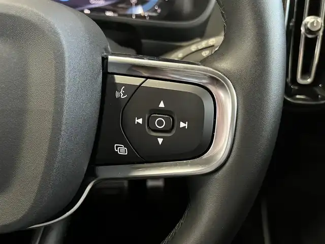 ボルボ ボルボ ＸＣ４０ アルティメットB4 AWD ダークED 山形県 2022(令4)年 2.4万km 青 harman/kardon/パノラマサンルーフ/ルーフレール/360°カメラ/黒レザーシート/AppleCarPlay/AndroidAuto/PilotAssist/レーンキープアシスト/コーナーセンサー/ワイアレスチャージャー/電動リアゲート/前後ドライブレコーダー
