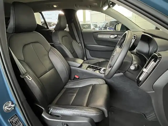 ボルボ ボルボ ＸＣ４０ アルティメットB4 AWD ダークED 山形県 2022(令4)年 2.4万km 青 harman/kardon/パノラマサンルーフ/ルーフレール/360°カメラ/黒レザーシート/AppleCarPlay/AndroidAuto/PilotAssist/レーンキープアシスト/コーナーセンサー/ワイアレスチャージャー/電動リアゲート/前後ドライブレコーダー