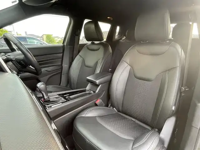 クライスラー・ジープ ジープ コンパス ナイトイーグル 静岡県 2023(令5)年 2.8万km Ｄグリーン 200台限定モデル/ブラックコントラストルーフ /18インチグロスブラックアルミホイール/Uconnect5 OPナビフルセグTV Bluetooth CarPlay対応/バックカメラ/ハーフレザーシート /衝突軽減ブレーキACC/レーンアシスト ブラインドスポットモニター/LEDヘッドライト/オートライト /前後ドライブレコーダー/DSRCETC