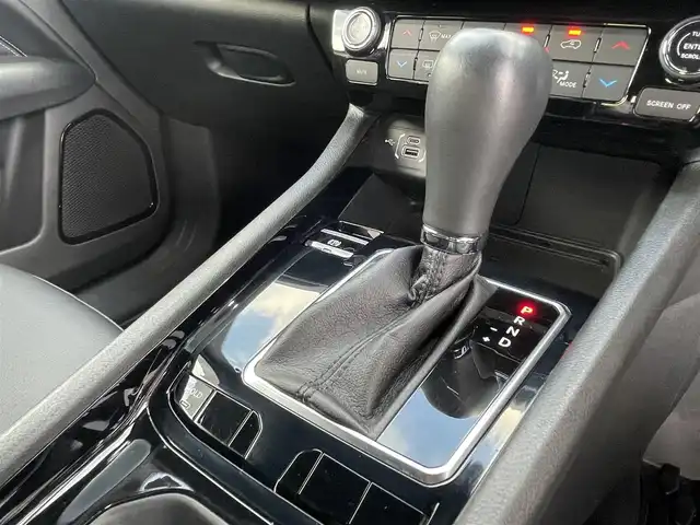クライスラー・ジープ ジープ コンパス ナイトイーグル 静岡県 2023(令5)年 2.8万km Ｄグリーン 200台限定モデル/ブラックコントラストルーフ /18インチグロスブラックアルミホイール/Uconnect5 OPナビフルセグTV Bluetooth CarPlay対応/バックカメラ/ハーフレザーシート /衝突軽減ブレーキACC/レーンアシスト ブラインドスポットモニター/LEDヘッドライト/オートライト /前後ドライブレコーダー/DSRCETC