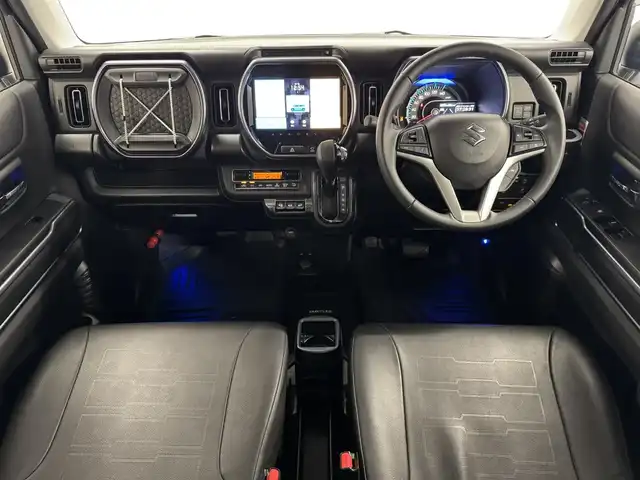 スズキ ハスラー Jスタイル ターボ 三重県 2021(令3)年 5.7万km ブルーイッシュブラックパール マイルドハイブリッド・ターボ/フルタイム4WD（前輪駆動ベース）/MTモード付インパネCVT/純正9インチナビ/（CD/DVD/FM/AM/Bluetooth/USB/iPod/SmartDeviceLink/Apple CarPlay/AndroidAuto）/【OP】全方位モニター/ドライブレコーダー 前後/ビルトイン ETC/【OP】ルーフレール/スズキセーフティサポート/・デュアルカメラブレーキサポート/・車線逸脱警報機能／ふらつき警報機能／車線逸脱抑制機能/・アダプティブクルーズコントロール（全車速追従機能付）/・リヤパーキングセンサー/・標識認識機能（車両進入禁止、はみ出し通行禁止、最高速度、一時停止）/など/装備/【4WD車限定装備】/●スノーモードスイッチ/●グリップコントロール/●ヒルディセントコントロール/その他装備/・シートヒーター（D/N）/・オートエアコン/・オートライト/・LED ヘッドランプ＋フロントフォグランプ/・ハイビームアシスト/・パドルシフト/・ステアリングスイッチ/・プッシュスタート/・電動格納ドアミラー（ウインカーランプ付）/・純正15inAW/・保/取/ナビ取/・スマートキーx2/など