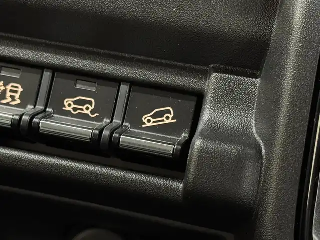 スズキ ハスラー Jスタイル ターボ 三重県 2021(令3)年 5.7万km ブルーイッシュブラックパール マイルドハイブリッド・ターボ/フルタイム4WD（前輪駆動ベース）/MTモード付インパネCVT/純正9インチナビ/（CD/DVD/FM/AM/Bluetooth/USB/iPod/SmartDeviceLink/Apple CarPlay/AndroidAuto）/【OP】全方位モニター/ドライブレコーダー 前後/ビルトイン ETC/【OP】ルーフレール/スズキセーフティサポート/・デュアルカメラブレーキサポート/・車線逸脱警報機能／ふらつき警報機能／車線逸脱抑制機能/・アダプティブクルーズコントロール（全車速追従機能付）/・リヤパーキングセンサー/・標識認識機能（車両進入禁止、はみ出し通行禁止、最高速度、一時停止）/など/装備/【4WD車限定装備】/●スノーモードスイッチ/●グリップコントロール/●ヒルディセントコントロール/その他装備/・シートヒーター（D/N）/・オートエアコン/・オートライト/・LED ヘッドランプ＋フロントフォグランプ/・ハイビームアシスト/・パドルシフト/・ステアリングスイッチ/・プッシュスタート/・電動格納ドアミラー（ウインカーランプ付）/・純正15inAW/・保/取/ナビ取/・スマートキーx2/など