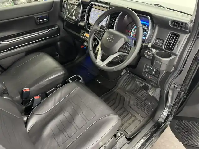 スズキ ハスラー Jスタイル ターボ 三重県 2021(令3)年 5.7万km ブルーイッシュブラックパール マイルドハイブリッド・ターボ/フルタイム4WD（前輪駆動ベース）/MTモード付インパネCVT/純正9インチナビ/（CD/DVD/FM/AM/Bluetooth/USB/iPod/SmartDeviceLink/Apple CarPlay/AndroidAuto）/【OP】全方位モニター/ドライブレコーダー 前後/ビルトイン ETC/【OP】ルーフレール/スズキセーフティサポート/・デュアルカメラブレーキサポート/・車線逸脱警報機能／ふらつき警報機能／車線逸脱抑制機能/・アダプティブクルーズコントロール（全車速追従機能付）/・リヤパーキングセンサー/・標識認識機能（車両進入禁止、はみ出し通行禁止、最高速度、一時停止）/など/装備/【4WD車限定装備】/●スノーモードスイッチ/●グリップコントロール/●ヒルディセントコントロール/その他装備/・シートヒーター（D/N）/・オートエアコン/・オートライト/・LED ヘッドランプ＋フロントフォグランプ/・ハイビームアシスト/・パドルシフト/・ステアリングスイッチ/・プッシュスタート/・電動格納ドアミラー（ウインカーランプ付）/・純正15inAW/・保/取/ナビ取/・スマートキーx2/など