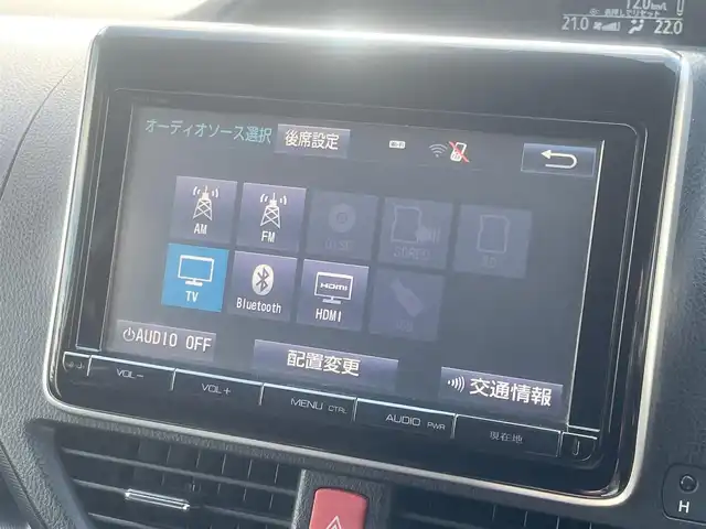 トヨタ ノア X ディライトプラス 島根県 2016(平28)年 8.1万km ホワイトパールクリスタルシャイン 純正９インチSDナビ　/(フルセグTV/ＤＶＤ再生/Ｂｌｕｅｔｏｏｔｈ接続)　/ビルトインＥＴＣ　/バックカメラ　/両側パワースライドドア　/フリップダウンモニター　/レーンアシスト　/衝突軽減ブレーキ/横滑り防止装置/アイドリングストップ　/スマートキー/プッシュスタート　/純正ＬＥＤライト/純正フロアマット/社外アルミホイール