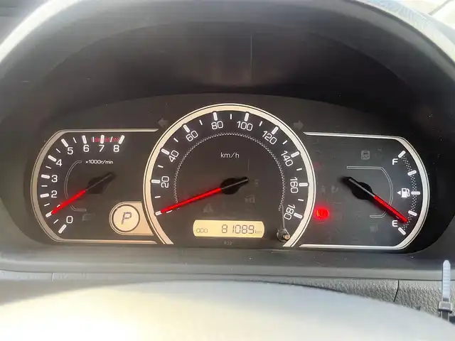 トヨタ ノア X ディライトプラス 島根県 2016(平28)年 8.1万km ホワイトパールクリスタルシャイン 純正９インチSDナビ　/(フルセグTV/ＤＶＤ再生/Ｂｌｕｅｔｏｏｔｈ接続)　/ビルトインＥＴＣ　/バックカメラ　/両側パワースライドドア　/フリップダウンモニター　/レーンアシスト　/衝突軽減ブレーキ/横滑り防止装置/アイドリングストップ　/スマートキー/プッシュスタート　/純正ＬＥＤライト/純正フロアマット/社外アルミホイール