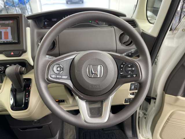 ホンダ Ｎ ＢＯＸ G L ホンダセンシング 道央・札幌 2018(平30)年 3.6万km プラチナホワイトパール ・4WD /ホンダセンシング/・衝突被害軽減ブレーキ/・レーダークルーズコントロール/・社外HDDナビ　/・フルセグ/BT/CD/DVD/SD/HDD/・バックカメラ/・片側パワースライドドア/・シートヒーター/・レーンキープアシスト/・ステアリングスイッチ/・ETC/ECON/・LEDオートライト/オートハイビーム/・プッシュスタート/・一体型純正エンジンスターター/・冬タイヤ社外AW積込