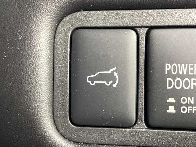 三菱 デリカＤ：５ シャモニー 群馬県 2025(令7)年 0.1千km パールⅡ 登録済未使用車　ＢＳＭ　電動リアゲート　アダプティブクルーズコントロール　衝突被害軽減ブレーキ　レーンアシスト　パドルシフト　両側電動スライドドア　ハーフレザーシート　シートヒーター　LED　禁煙車