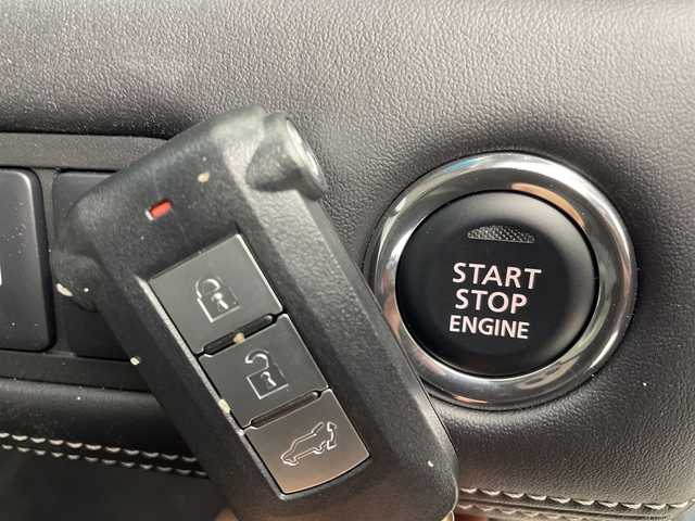 三菱 デリカＤ：５ シャモニー 群馬県 2025(令7)年 0.1千km パールⅡ 登録済未使用車　ＢＳＭ　電動リアゲート　アダプティブクルーズコントロール　衝突被害軽減ブレーキ　レーンアシスト　パドルシフト　両側電動スライドドア　ハーフレザーシート　シートヒーター　LED　禁煙車