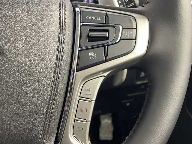 三菱 デリカＤ：５ シャモニー 群馬県 2025(令7)年 0.1千km パールⅡ 登録済未使用車　ＢＳＭ　電動リアゲート　アダプティブクルーズコントロール　衝突被害軽減ブレーキ　レーンアシスト　パドルシフト　両側電動スライドドア　ハーフレザーシート　シートヒーター　LED　禁煙車