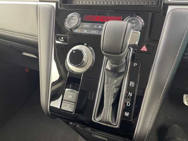 三菱 デリカＤ：５ シャモニー 群馬県 2025(令7)年 0.1千km パールⅡ 登録済未使用車　ＢＳＭ　電動リアゲート　アダプティブクルーズコントロール　衝突被害軽減ブレーキ　レーンアシスト　パドルシフト　両側電動スライドドア　ハーフレザーシート　シートヒーター　LED　禁煙車