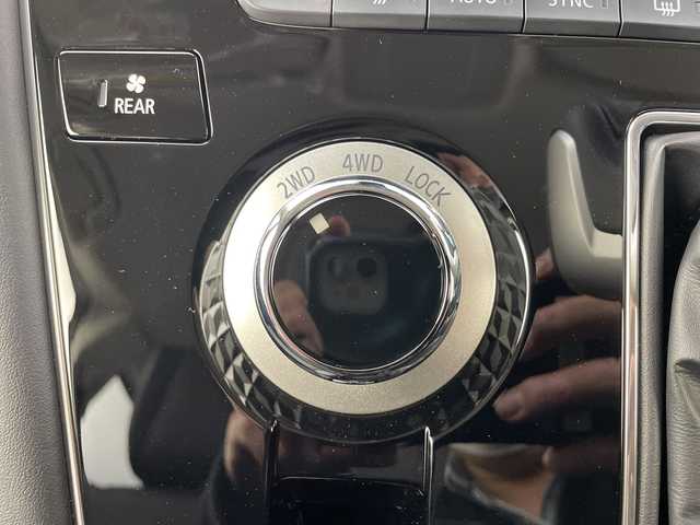 三菱 デリカＤ：５ シャモニー 群馬県 2025(令7)年 0.1千km パールⅡ 登録済未使用車　ＢＳＭ　電動リアゲート　アダプティブクルーズコントロール　衝突被害軽減ブレーキ　レーンアシスト　パドルシフト　両側電動スライドドア　ハーフレザーシート　シートヒーター　LED　禁煙車