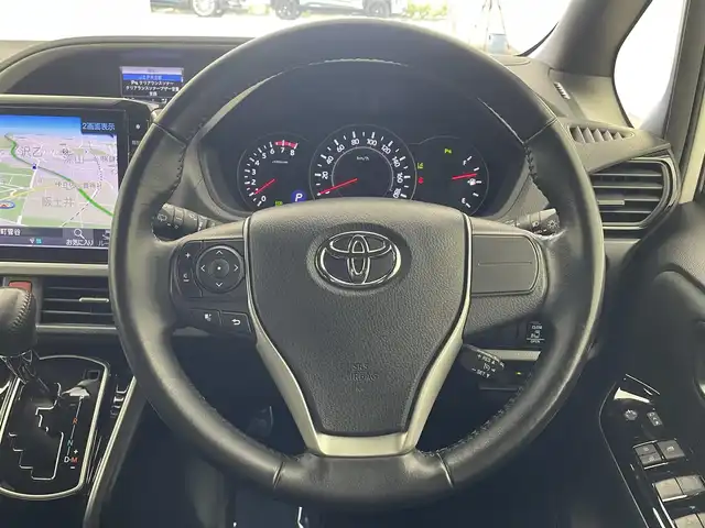 トヨタ ヴォクシー ZS 煌Ⅲ 宮城県 2020(令2)年 5.8万km ホワイトパールクリスタルシャイン 両側パワースライドドア/アルパイン11型ナビ/(TV/CD/DVD/SD/iPod/BT/HDMI/WiFi)/フリップダウンモニター/両側パワースライドドア/バックカメラ/ETC/クルーズコントロール/プッシュスタート/スマートキー/スペアキー/オートライト/オートマチックハイビーム/LEDヘッドライト/フォグランプ/ヘッドライトレベライザー/ドアバイザー/純正16インチアルミホイール/フロアマット