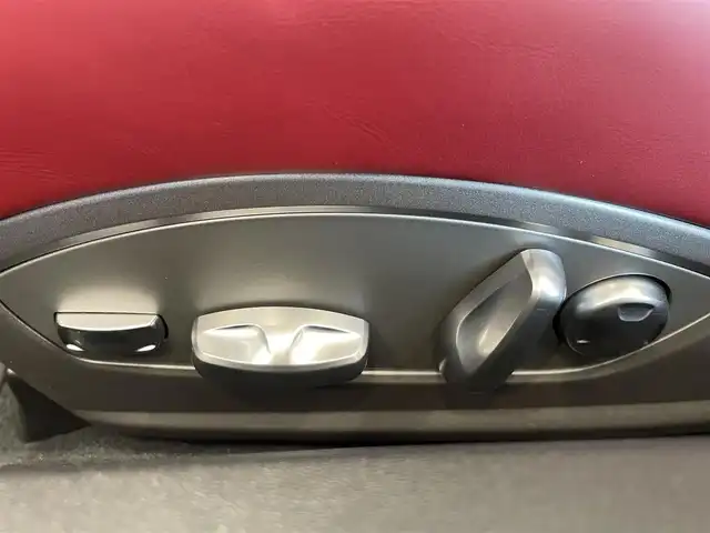 ポルシェ ９１１ カレラ 愛知県 2017(平29)年 4.8万km ジェットブラック スポクロＰＫＧ　/ＰＤＬＳプラス　/スパイダーデザインＡＷ　/レザーインテリア（赤／黒）/１８ＷＡＹシート　/シートベンチレーション/シートヒーター/ＰＡＳ　/ＡＣＣ　/パークアシスト　/ＥＴＣ/プッシュスタート/アイドリングストップ/ウィンカーミラー