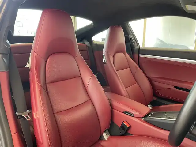 ポルシェ ９１１ カレラ 愛知県 2017(平29)年 4.8万km ジェットブラック スポクロＰＫＧ　/ＰＤＬＳプラス　/スパイダーデザインＡＷ　/レザーインテリア（赤／黒）/１８ＷＡＹシート　/シートベンチレーション/シートヒーター/ＰＡＳ　/ＡＣＣ　/パークアシスト　/ＥＴＣ/プッシュスタート/アイドリングストップ/ウィンカーミラー