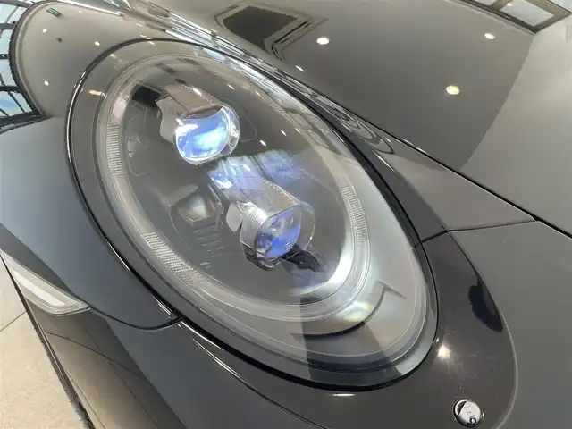 ポルシェ ９１１ カレラ 愛知県 2017(平29)年 4.8万km ジェットブラック スポクロＰＫＧ　/ＰＤＬＳプラス　/スパイダーデザインＡＷ　/レザーインテリア（赤／黒）/１８ＷＡＹシート　/シートベンチレーション/シートヒーター/ＰＡＳ　/ＡＣＣ　/パークアシスト　/ＥＴＣ/プッシュスタート/アイドリングストップ/ウィンカーミラー