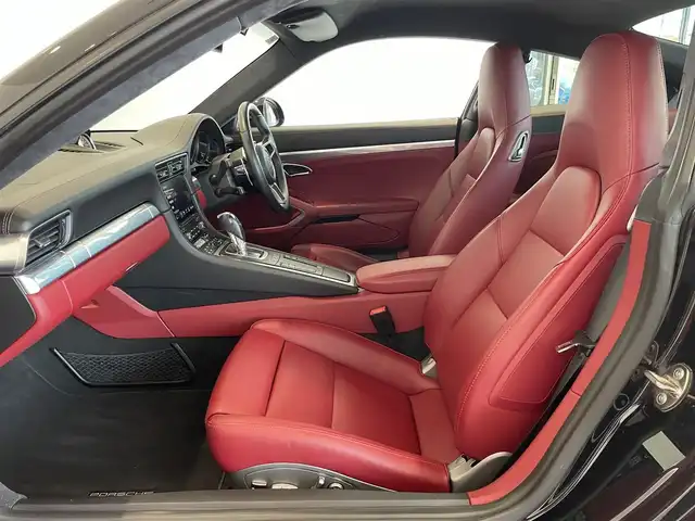 ポルシェ ９１１ カレラ 愛知県 2017(平29)年 4.8万km ジェットブラック スポクロＰＫＧ　/ＰＤＬＳプラス　/スパイダーデザインＡＷ　/レザーインテリア（赤／黒）/１８ＷＡＹシート　/シートベンチレーション/シートヒーター/ＰＡＳ　/ＡＣＣ　/パークアシスト　/ＥＴＣ/プッシュスタート/アイドリングストップ/ウィンカーミラー