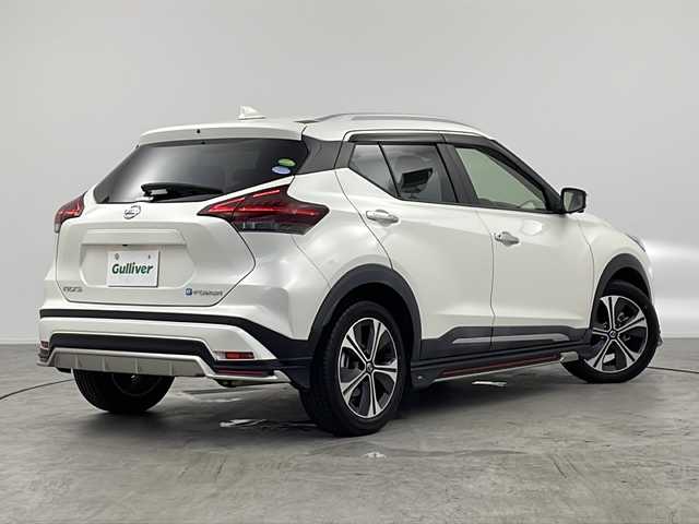 日産 キックス X 愛知県 2021(令3)年 2.7万km ブリリアントホワイトパール /禁煙車//BUSOUエアロ//純正ナビ(MM320D-L)//フルセグTV//ETC//バックカメラ//アラウンドビューモニター//プロパイロット//エマージェンシーブレーキ//レーンディパーチャーウォーニング//踏み間違い防止//ふらつき警報//フロント&バックソナー//LEDヘッドライト//オートライト//LEDフォグランプ//合皮コンビシート//前席シートヒーター//純正17インチアルミホイール//純正ドアバイザー//純正フロアマット//革巻きステアリング//ステアリングスイッチ//ステアリングヒーター//プッシュスタート//電動格納ミラーウィンカー//アイドリングストップ//電子パーキングブレーキ//ブレーキホールド//新車保証書・取扱説明書//スペアキー