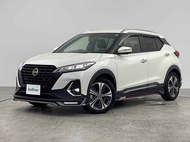 日産 キックス X 愛知県 2021(令3)年 2.7万km ブリリアントホワイトパール /禁煙車//BUSOUエアロ//純正ナビ(MM320D-L)//フルセグTV//ETC//バックカメラ//アラウンドビューモニター//プロパイロット//エマージェンシーブレーキ//レーンディパーチャーウォーニング//踏み間違い防止//ふらつき警報//フロント&バックソナー//LEDヘッドライト//オートライト//LEDフォグランプ//合皮コンビシート//前席シートヒーター//純正17インチアルミホイール//純正ドアバイザー//純正フロアマット//革巻きステアリング//ステアリングスイッチ//ステアリングヒーター//プッシュスタート//電動格納ミラーウィンカー//アイドリングストップ//電子パーキングブレーキ//ブレーキホールド//新車保証書・取扱説明書//スペアキー