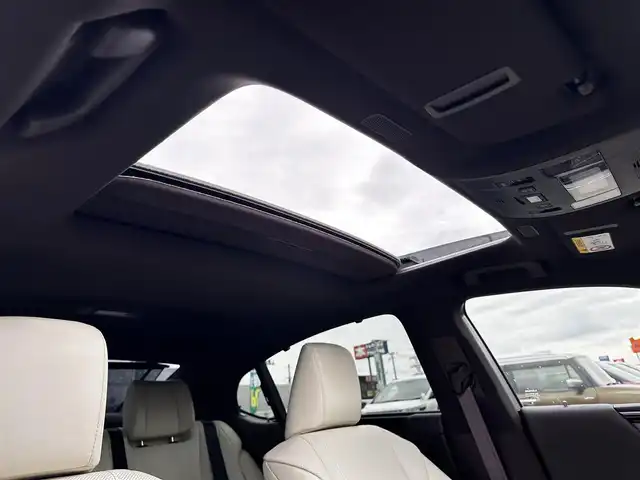 レクサス ＥＳ 300h バージョンL 宮城県 2020(令2)年 2.6万km グラファイトブラックガラスフレーク ムーンルーフ/セーフティシステムプラス/・プリクラッシュセーフティ/・レーントレーシングアシスト/・アダプティブハイビームシステム/・レーダークルーズコントロール/・ロードサインアシスト/ブラインドスポットモニター/パーキングサポートブレーキ（静止物/後方接近車両/後方歩行者）/カラーヘッドアップディスプレイ/純正ナビ/・CD/DVD/・Bluetooth/・フルセグTV/パノラミックビューモニター/ビルトインETC2.0/ドライブレコーダー/AC100V/1500W/ハンズフリーパワートランクリッド/本革シート/シートヒーター/ベンチレーション/パワーシート（運転席メモリー機能付）/電動リクライニングシート/革巻きステアリング/ステアリングヒーター/電動パーキングブレーキ/ブレーキホールド/3眼フルLEDヘッドランプ/シーケンシャルターンランプ/オートライト/スマートキー＆プッシュスタート/電動サンシェード（リア）/電動格納ミラー/純正18インチAW/純正フロアマット/W/サイド/カーテンエアバッグ