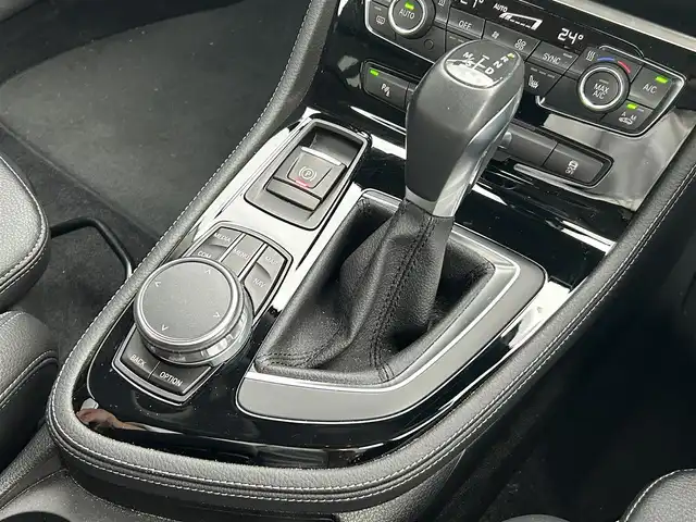 ＢＭＷ ２１８ｄ アクティブツアラー スポーツ 埼玉県 2018(平30)年 3.4万km 白 黒半革シート/純正ナビ/アドバンスドアクティブセーフティパッケージ/パーキングサポートパッケージ /コンフォートパッケージ /アンビエントライト /バックカメラ /シートヒータ /パワーバックドア /Bluetooth /インテリジェントセーフティ