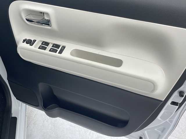 ダイハツ ムーヴ キャンバス ストライプス G ターボ 沖縄県 2022(令4)年 1.6万km シャイニングホワイトパール/ファイアークォーツレッドメタリック 両側パワースライドドア/追従クルーズコントロール/ＬＥＤヘッドライト/プッシュスタート/スマートキー/スペアキー/ステアリングスイッチ/ホットカップホルダー/シートヒーター/アイドリングストップ/コーナーセンサー/保証書