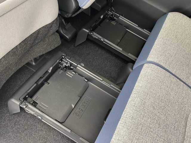 ダイハツ ムーヴ キャンバス ストライプス G ターボ 沖縄県 2022(令4)年 1.6万km シャイニングホワイトパール/ファイアークォーツレッドメタリック 両側パワースライドドア/追従クルーズコントロール/ＬＥＤヘッドライト/プッシュスタート/スマートキー/スペアキー/ステアリングスイッチ/ホットカップホルダー/シートヒーター/アイドリングストップ/コーナーセンサー/保証書