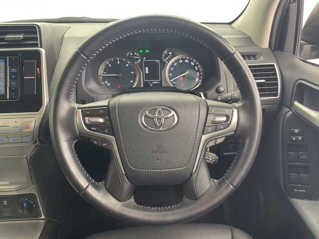 トヨタ ランドクルーザー プラド TX Lパッケージ 愛知県 2021(令3)年 3.3万km ブラック サンルーフ/モデリスタエアロ/社外ナビ（AVIC-RW711）/・フルセグTV/・CD/DVD/・Bluetooth接続/・USB入力/バックカメラ/レーダークルーズコントロール/本革シート/シートヒーター／シートベンチレーション/パワーシート/ビルトインＥＴＣ/ルーフレール/LEDオートライト・オートハイビーム/フォグランプ/センターデフロック/ダウンヒルアシスト/純正アルミホイール/純正フロアマット