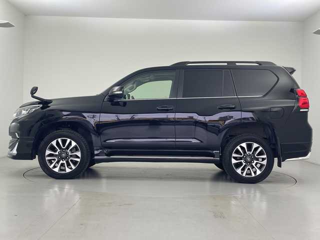 トヨタ ランドクルーザー プラド TX Lパッケージ 愛知県 2021(令3)年 3.3万km ブラック サンルーフ/モデリスタエアロ/社外ナビ（AVIC-RW711）/・フルセグTV/・CD/DVD/・Bluetooth接続/・USB入力/バックカメラ/レーダークルーズコントロール/本革シート/シートヒーター／シートベンチレーション/パワーシート/ビルトインＥＴＣ/ルーフレール/LEDオートライト・オートハイビーム/フォグランプ/センターデフロック/ダウンヒルアシスト/純正アルミホイール/純正フロアマット