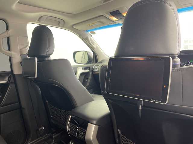 トヨタ ランドクルーザー プラド TX Lパッケージ 愛知県 2021(令3)年 3.3万km ブラック サンルーフ/モデリスタエアロ/社外ナビ（AVIC-RW711）/・フルセグTV/・CD/DVD/・Bluetooth接続/・USB入力/バックカメラ/レーダークルーズコントロール/本革シート/シートヒーター／シートベンチレーション/パワーシート/ビルトインＥＴＣ/ルーフレール/LEDオートライト・オートハイビーム/フォグランプ/センターデフロック/ダウンヒルアシスト/純正アルミホイール/純正フロアマット