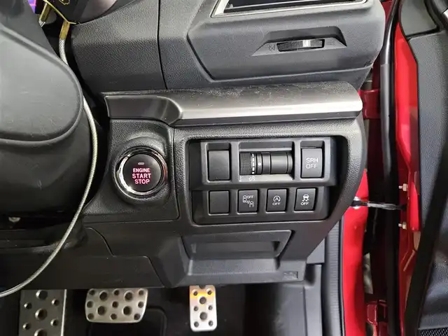 スバル インプレッサ スポーツ 2．0i－S アイサイト 宮崎県 2016(平28)年 5.6万km ピュアレッド 4WD/純正8型ナビ/フルセグTV/バックカメラ/全車速追従機能付クルーズコントロール/アイサイトver3/・衝突被害軽減ブレーキ/・車線逸脱防止支援/・前後誤発進抑制/ステアリング連動LEDヘッドランプ/革巻きステアリング/パドルシフト/前席パワーシート/純正18インチアルミホイール/スマートキー/プッシュエンジンスタート/禁煙車