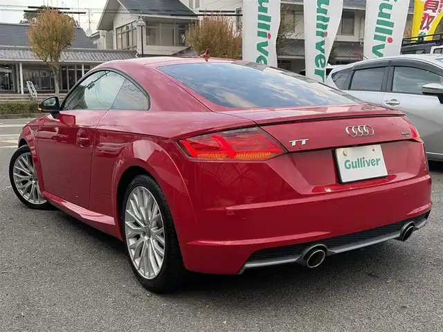 アウディ ＴＴクーペ 2．0 TFSI クワトロ 京都府 2015(平27)年 2.6万km ブリリアントレッド  4WDターボ/ Sラインパッケージ/ アシスタンスパッケージ/ ワンオーナー/ Sラインアルカンターラ/革コンビシート/・　前席パワーシート/ バーチャルコックピット12.3インチフル液晶メーター/・　MMIナビゲーション/・　フルセグ/CD/DVD/BTオーディオ/・　リヤビューカメラ/ 前後パーキングシステム/ クルーズコントロール/ パドルシフト/ 純正18インチアルミホイール/ スマートキー２個/ ETC2.0/ 横滑り防止機能/ LEDヘッドランプ/ 車両取説/ 新車時保証書