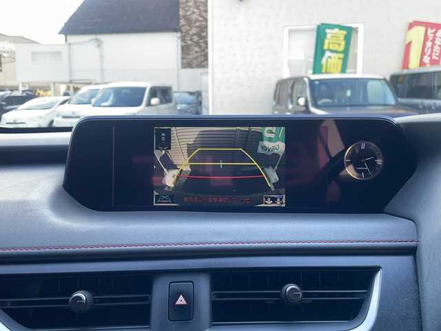 レクサス ＵＸ 250h Fスポーツ 大阪府 2019(令1)年 9.9万km ホワイトノーヴァガラスフレーク セーフティセンス/メーカー純正ナビ/バックモニター/ビルトインETC/前後ドライブレコーダー/三連眼LEDヘッドライト/フォグランプ/クラランスソナー/前席シートヒーター/ハンドルヒーター/革巻きステアリング/純正マット/保証書/取扱説明書/スペアキー２本