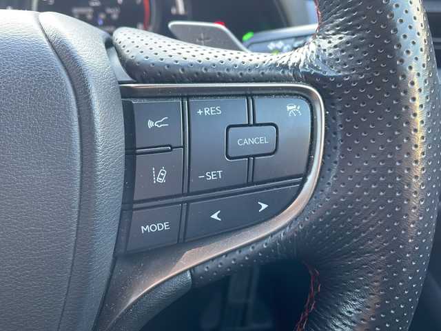 レクサス ＵＸ 250h Fスポーツ 大阪府 2019(令1)年 9.9万km ホワイトノーヴァガラスフレーク セーフティセンス/メーカー純正ナビ/バックモニター/ビルトインETC/前後ドライブレコーダー/三連眼LEDヘッドライト/フォグランプ/クラランスソナー/前席シートヒーター/ハンドルヒーター/革巻きステアリング/純正マット/保証書/取扱説明書/スペアキー２本