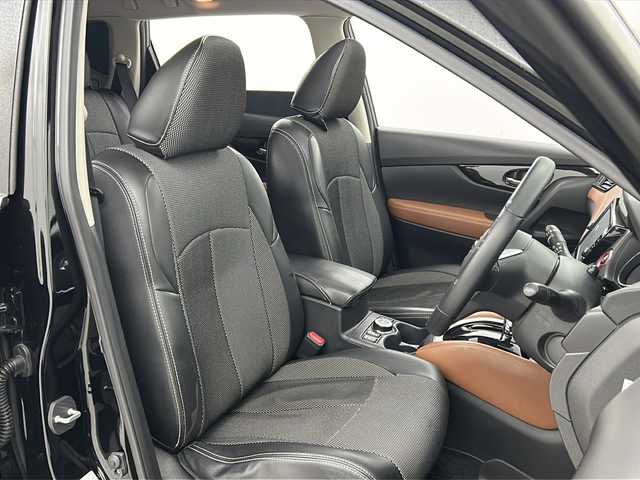 日産 エクストレイル ハイブリッド 20Xi レザーエディション 宮城県 2020(令2)年 7.4万km ダイヤモンドブラック 禁煙車/ガラスルーフ/プロパイロット/エマージェンシーブレーキ/セーフティ・シールドスイッチ/車線逸脱警報/車線逸脱防止支援システム/後方車両検知警報/オートマチックハイビーム/アダプティブヘッドライト/ソナー/インテリジェントルームミラー/アラウンドビューモニター/純正8インチナビ/（BT.AM.FM.CD.DVD.SD.Ipod.）/フルセグテレビ/純正ドライブレコーダー/ビルトインETC/電動リアゲート/電動パーキングブレーキ/AUTOHOLD/全席シートヒーター/タン革シート/シートカバー/革巻きステアリング/ステアリングスイッチ/プッシュスタート/スマートキー/純正フロアマット/ルーフレール/LEDヘッドライト/フォグランプ/純正17インチアルミホイール/横滑り防止機能/アイドリングストップ