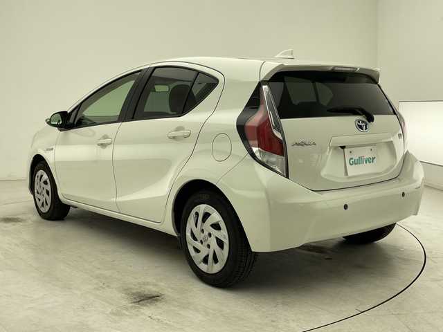 トヨタ アクア S 千葉県 2017(平29)年 7.2万km ライムホワイトパールクリスタルシャイン 禁煙車/純正ナビ/・NSZT-W66T/・CD/DVD/BT/フルセグ/バックカメラ/ウィンカーミラー/ビルトインETC2.0/スマートキー/オートライト/シートリフター/踏み間違い加速抑制システム/プッシュスタート/電動格納ミラー/純正ホイールキャップ/ヘッドライトレベライザー/純正フロアマット