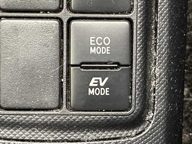 トヨタ アクア S 千葉県 2017(平29)年 7.2万km ライムホワイトパールクリスタルシャイン 禁煙車/純正ナビ/・NSZT-W66T/・CD/DVD/BT/フルセグ/バックカメラ/ウィンカーミラー/ビルトインETC2.0/スマートキー/オートライト/シートリフター/踏み間違い加速抑制システム/プッシュスタート/電動格納ミラー/純正ホイールキャップ/ヘッドライトレベライザー/純正フロアマット