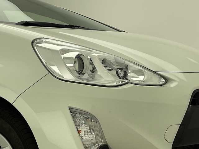 トヨタ アクア S 千葉県 2017(平29)年 7.2万km ライムホワイトパールクリスタルシャイン 禁煙車/純正ナビ/・NSZT-W66T/・CD/DVD/BT/フルセグ/バックカメラ/ウィンカーミラー/ビルトインETC2.0/スマートキー/オートライト/シートリフター/踏み間違い加速抑制システム/プッシュスタート/電動格納ミラー/純正ホイールキャップ/ヘッドライトレベライザー/純正フロアマット