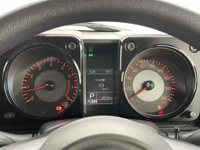 スズキ ジムニー シエラ JL 埼玉県 2024(令6)年 0.5万km ジャングルグリーン 4WD/純正8インチディスプレイオーディオ/ 地デジTV Bluetooth/スズキデュアルブレーキシステム/レーンキープアシスト/クリアランスソナー /シートヒーター/純正マッドフラップ/純正シートカバー/純正ノーマルタイヤ/ビルトインETC/スマートキー