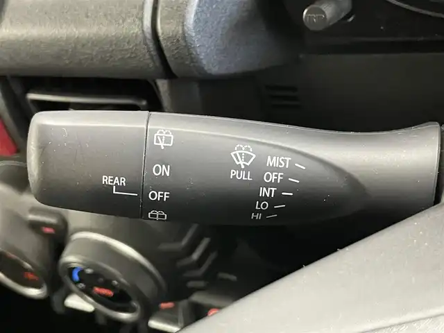 スズキ ジムニー シエラ JL 埼玉県 2024(令6)年 0.5万km ジャングルグリーン 4WD/純正8インチディスプレイオーディオ/ 地デジTV Bluetooth/スズキデュアルブレーキシステム/レーンキープアシスト/クリアランスソナー /シートヒーター/純正マッドフラップ/純正シートカバー/純正ノーマルタイヤ/ビルトインETC/スマートキー