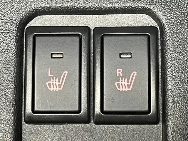 スズキ ジムニー シエラ JL 埼玉県 2024(令6)年 0.5万km ジャングルグリーン 4WD/純正8インチディスプレイオーディオ/ 地デジTV Bluetooth/スズキデュアルブレーキシステム/レーンキープアシスト/クリアランスソナー /シートヒーター/純正マッドフラップ/純正シートカバー/純正ノーマルタイヤ/ビルトインETC/スマートキー