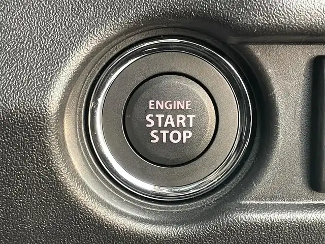 スズキ ジムニー シエラ JL 埼玉県 2024(令6)年 0.5万km ジャングルグリーン 4WD/純正8インチディスプレイオーディオ/ 地デジTV Bluetooth/スズキデュアルブレーキシステム/レーンキープアシスト/クリアランスソナー /シートヒーター/純正マッドフラップ/純正シートカバー/純正ノーマルタイヤ/ビルトインETC/スマートキー