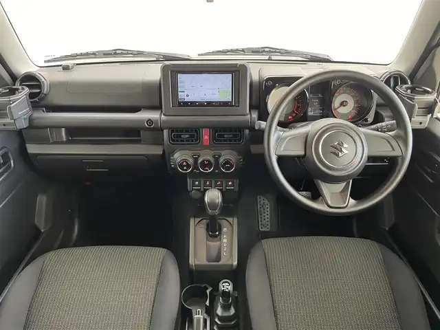 スズキ ジムニー シエラ JL 埼玉県 2024(令6)年 0.5万km ジャングルグリーン 4WD/純正8インチディスプレイオーディオ/ 地デジTV Bluetooth/スズキデュアルブレーキシステム/レーンキープアシスト/クリアランスソナー /シートヒーター/純正マッドフラップ/純正シートカバー/純正ノーマルタイヤ/ビルトインETC/スマートキー