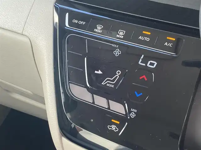 日産 ルークス オーテック 熊本県 2020(令2)年 4.1万km ホワイトパール 純正SDメモリナビ（MM3200-L）/AM/FM/CD/DVD/BT/フルセグTV/TVキャンセラー/バックカメラ（全周囲カメラ）/ETC/ドライブレコーダー（前）/ABS/横滑り防止装置/エマージェンシーブレーキ/車線逸脱警報/先行車発進お知らせ/標識認識機能/ふらつき検知/両側パワースライドドア/ベンチシート/プッシュスタート/スマートキー/ハロゲンヘッドライト/オートライト/ヘッドライトレベライザー/純正革巻きステアリング/ステアリングスイッチ/電動格納ミラー/ウィンカーミラー/ドアバイザー/純正フロアマット